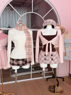 Blair preppy plaid outfit by Angel Ruche, photo 5