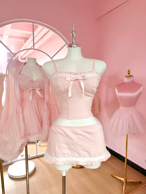 How to Build a TikTok Coquette Outfit in 2026