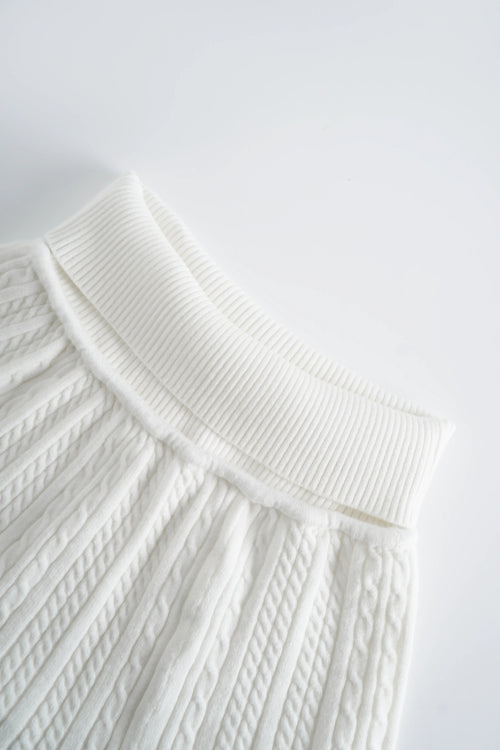 Marshmallow cable knit skirt in white by Angel Ruche, photo 4