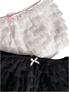 Delicate chiffon ruffle shorts with lace by Angel Ruche, photo 3